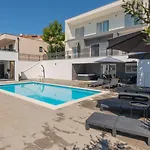 Villa Ella - By Guide *