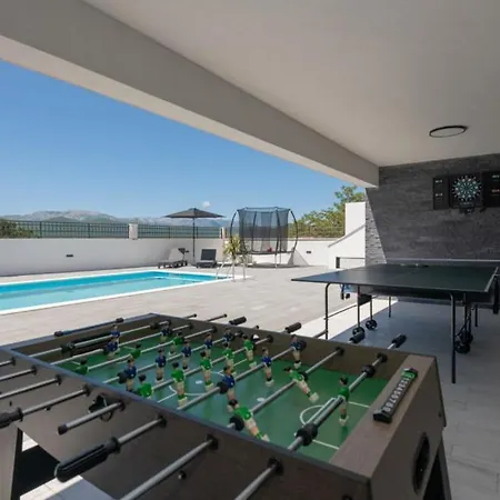 Ella - By Guide ヴィラ *