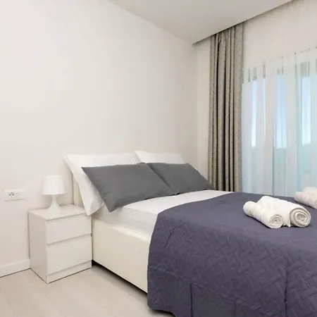 Ella - By Guide ヴィラ *