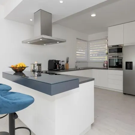 ヴィラ Ella - By Guide *