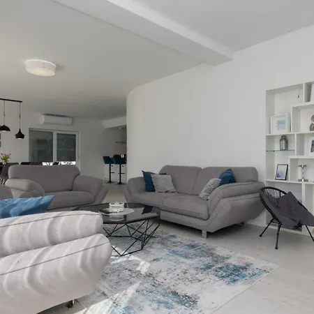 Ella - By Guide ヴィラ マカルスカ