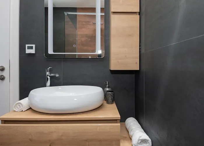 Ella - By Guide Makarska