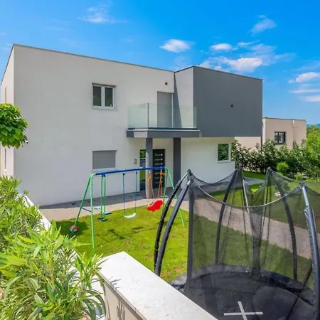 Villa Ella - By Guide Makarska