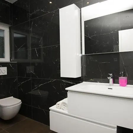 Villa Ella - By Guide Makarska